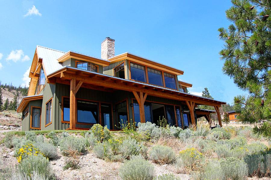 Exterior back view of a custom home built by Mettler Construction Ltd in Merritt BC