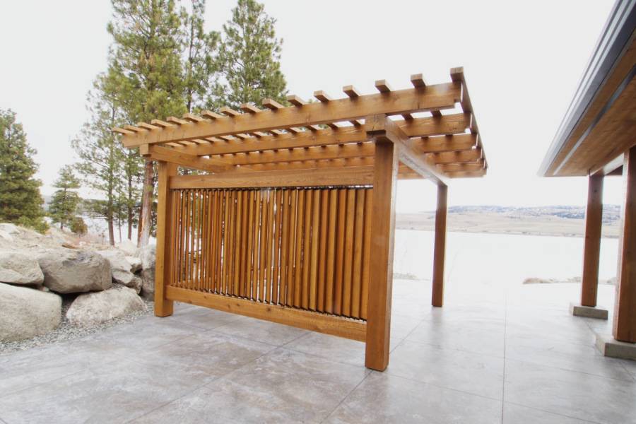Mettler Construction custom pergola structure