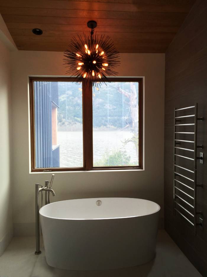 Mettler Construction custom home bathroom