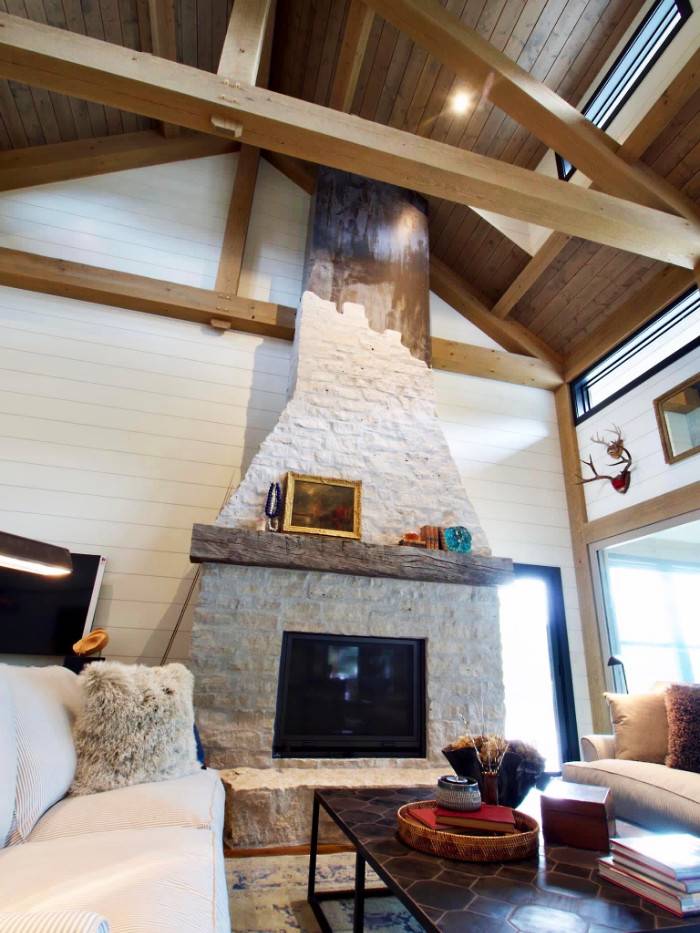 Mettler Construction custom home fireplace